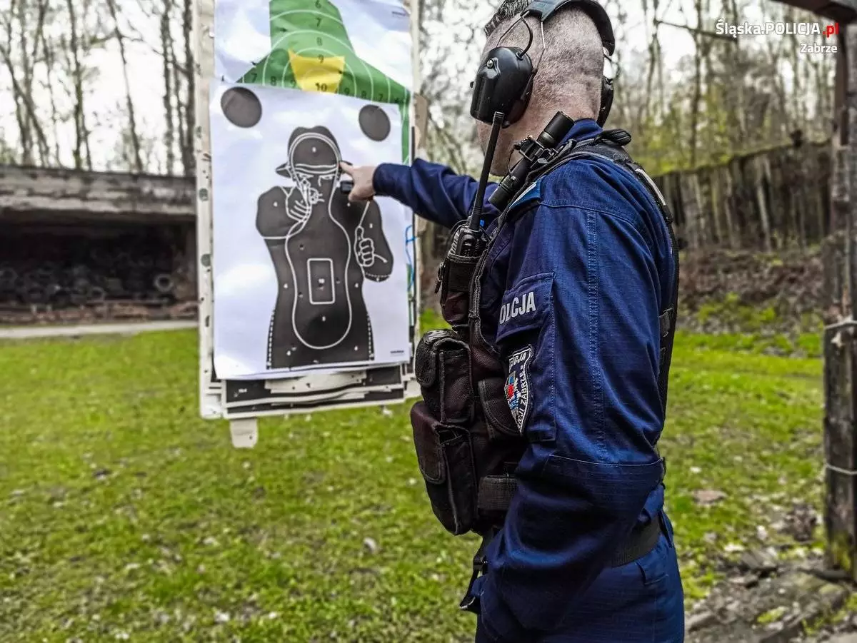 Zabrzańscy policjanci szkolą swoje umiejętności strzeleckie