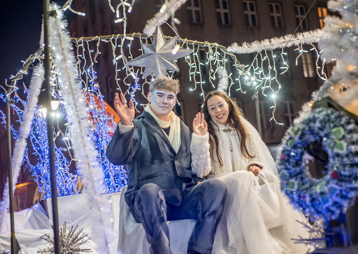 Za nami kolejna odsłona Militarnego Mikołaja. Świąteczna, wojskowa parada przejechała przez miasto z Parku Techniki Wojskowej, aż na plac wolności.