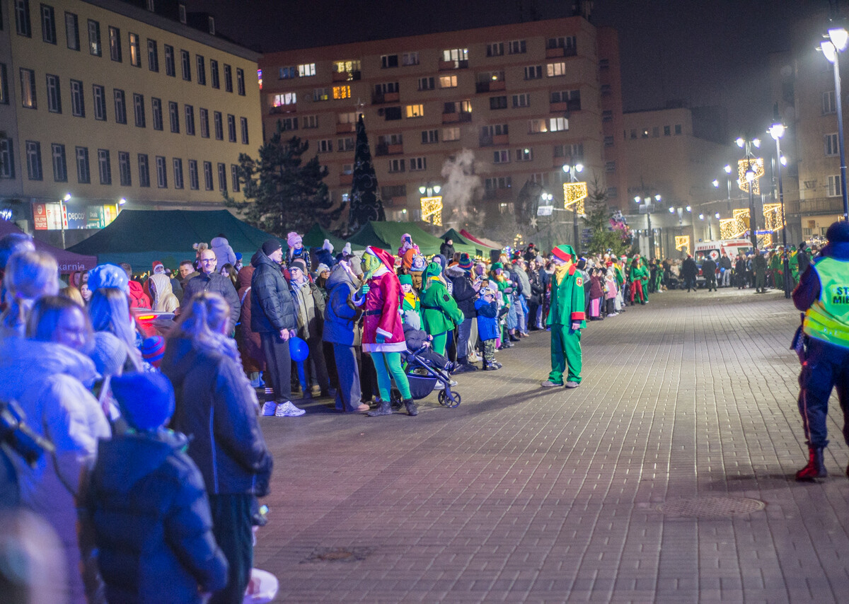 Za nami kolejna odsłona Militarnego Mikołaja. Świąteczna, wojskowa parada przejechała przez miasto z Parku Techniki Wojskowej, aż na plac wolności.