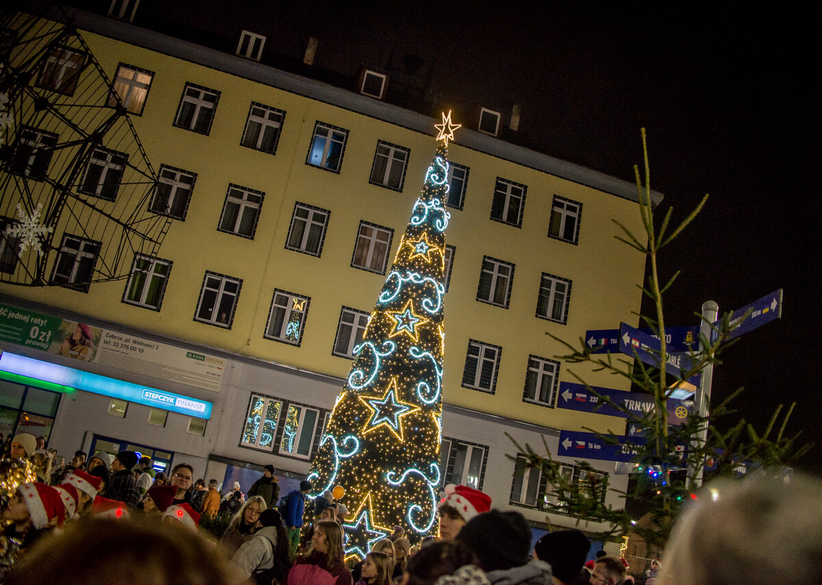 Za nami kolejna odsłona Militarnego Mikołaja. Świąteczna, wojskowa parada przejechała przez miasto z Parku Techniki Wojskowej, aż na plac wolności.