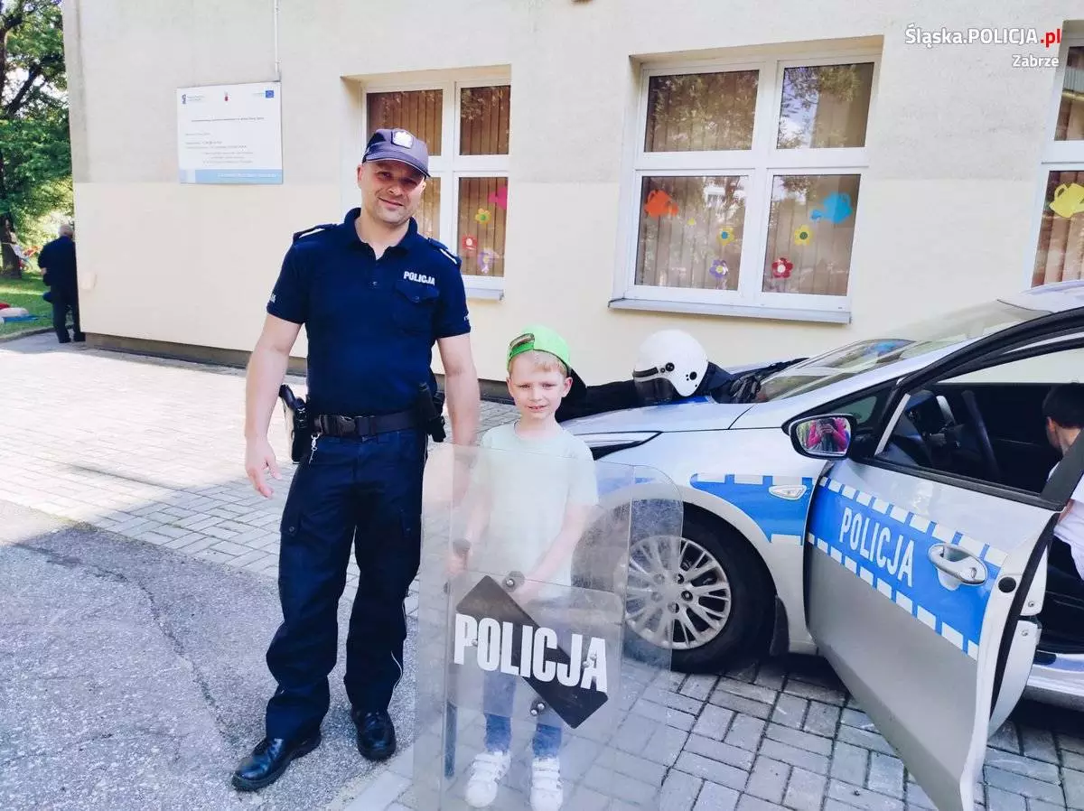 Zabrze: Policjanci w przedszkolu na festynie rodzinnym